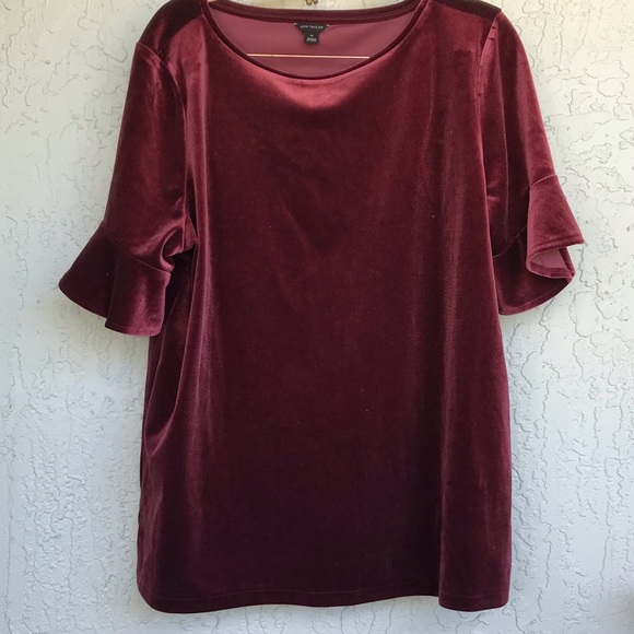 🦄 Ann Taylor Velvet Burgundy Top - Picture 5 of 6